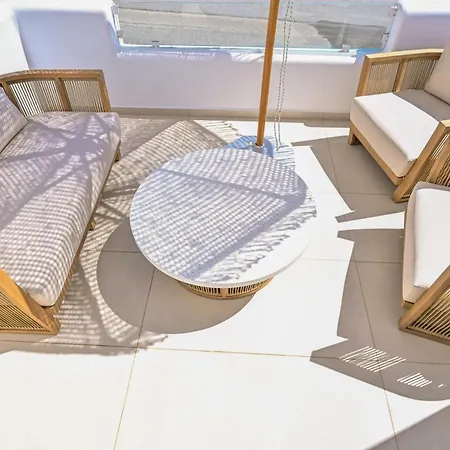 Guver Luxury * Ajía Ána