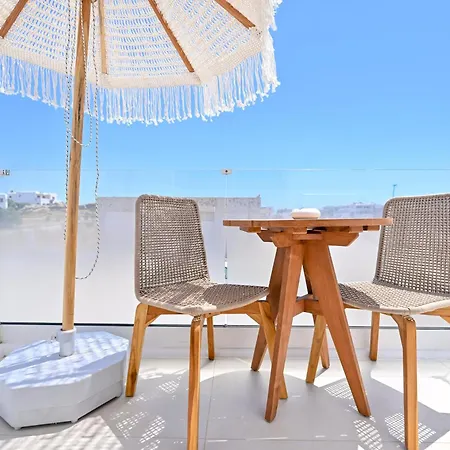 Guver Luxury Ajía Ána