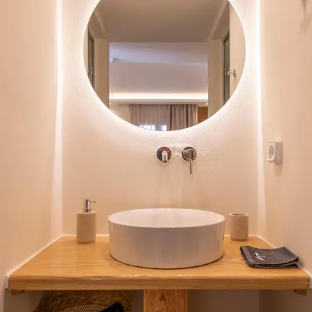 Guver Luxury Ajía Ána