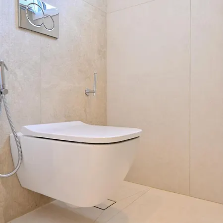 Guver Luxury Ajía Ána